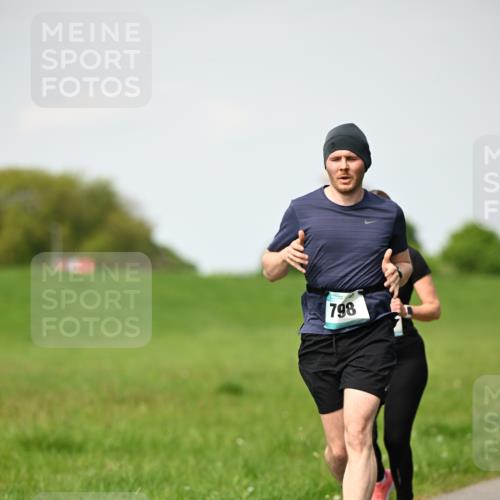 10.05.2026 - 8. Wedeler Halbmarathon Dr. Thomas Lammeyer http://msf.ph/oto/9695190 10.05.2026 11:20:59 Laufen 798 meine-sportfotos.de