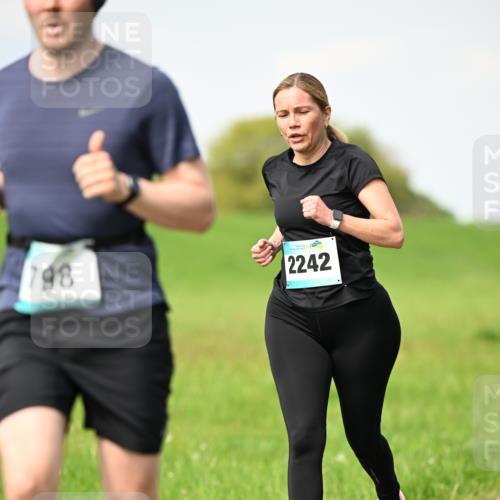 10.05.2026 - 8. Wedeler Halbmarathon Dr. Thomas Lammeyer http://msf.ph/oto/9695212 10.05.2026 11:21:01 Laufen 798, 106, 2242 meine-sportfotos.de