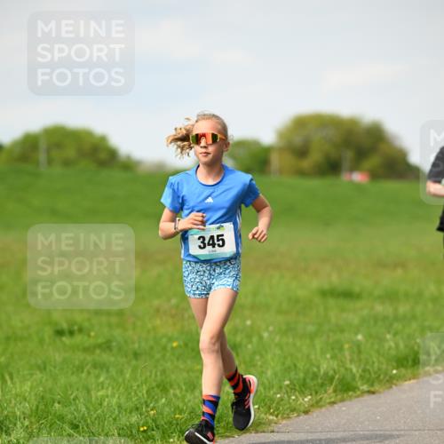 10.05.2026 - 8. Wedeler Halbmarathon Dr. Thomas Lammeyer http://msf.ph/oto/9695287 10.05.2026 11:21:10 Laufen 345 meine-sportfotos.de