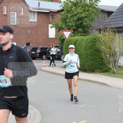 10.05.2026 - 8. Wedeler Halbmarathon Andreas Tolksdorf http://msf.ph/oto/9695317 10.05.2026 10:26:12 Laufen 415, 416 meine-sportfotos.de