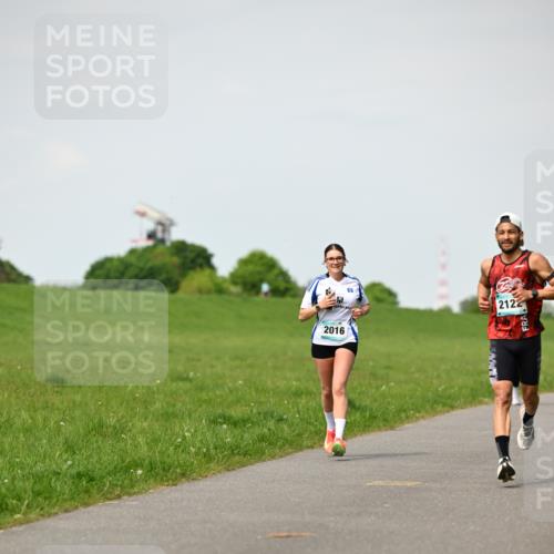 10.05.2026 - 8. Wedeler Halbmarathon Dr. Thomas Lammeyer http://msf.ph/oto/9695323 10.05.2026 11:21:17 Laufen 2122, 2016 meine-sportfotos.de