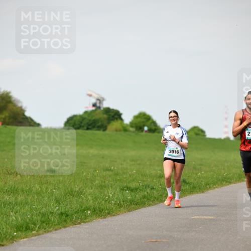 10.05.2026 - 8. Wedeler Halbmarathon Dr. Thomas Lammeyer http://msf.ph/oto/9695328 10.05.2026 11:21:17 Laufen 2016 meine-sportfotos.de