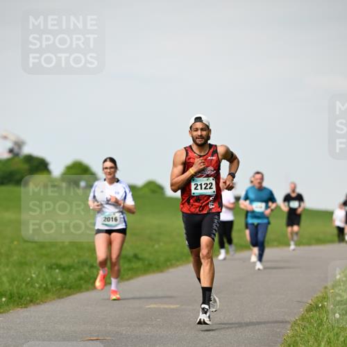 10.05.2026 - 8. Wedeler Halbmarathon Dr. Thomas Lammeyer http://msf.ph/oto/9695333 10.05.2026 11:21:18 Laufen 2016, 2122 meine-sportfotos.de
