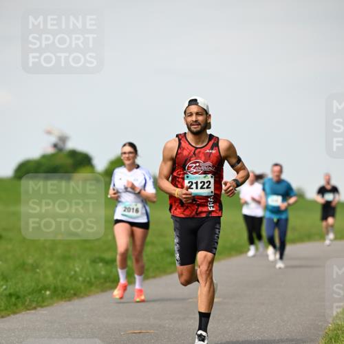 10.05.2026 - 8. Wedeler Halbmarathon Dr. Thomas Lammeyer http://msf.ph/oto/9695347 10.05.2026 11:21:18 Laufen 2016, 2122 meine-sportfotos.de