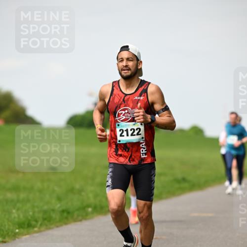 10.05.2026 - 8. Wedeler Halbmarathon Dr. Thomas Lammeyer http://msf.ph/oto/9695363 10.05.2026 11:21:19 Laufen 2122, 7001 meine-sportfotos.de