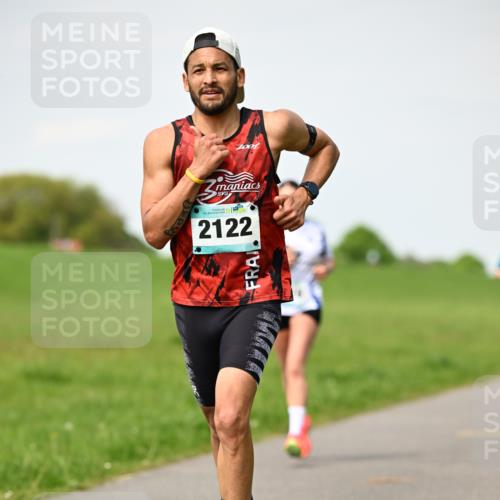 10.05.2026 - 8. Wedeler Halbmarathon Dr. Thomas Lammeyer http://msf.ph/oto/9695369 10.05.2026 11:21:20 Laufen 2122 meine-sportfotos.de