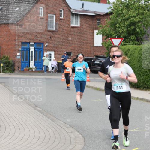 10.05.2026 - 8. Wedeler Halbmarathon Andreas Tolksdorf http://msf.ph/oto/9695374 10.05.2026 10:26:23 Laufen 687, 685, 241 meine-sportfotos.de
