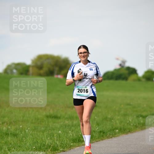 10.05.2026 - 8. Wedeler Halbmarathon Dr. Thomas Lammeyer http://msf.ph/oto/9695386 10.05.2026 11:21:21 Laufen 2016 meine-sportfotos.de
