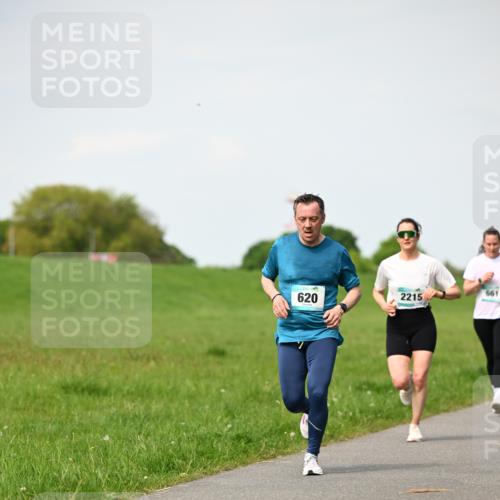 10.05.2026 - 8. Wedeler Halbmarathon Dr. Thomas Lammeyer http://msf.ph/oto/9695418 10.05.2026 11:21:23 Laufen 620, 661, 2215 meine-sportfotos.de