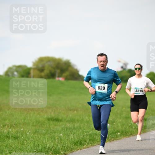 10.05.2026 - 8. Wedeler Halbmarathon Dr. Thomas Lammeyer http://msf.ph/oto/9695428 10.05.2026 11:21:24 Laufen 620, 2215 meine-sportfotos.de