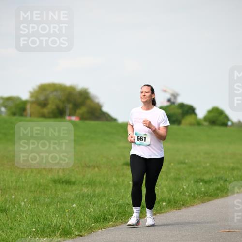 10.05.2026 - 8. Wedeler Halbmarathon Dr. Thomas Lammeyer http://msf.ph/oto/9695474 10.05.2026 11:21:28 Laufen 661 meine-sportfotos.de