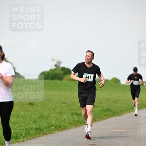 10.05.2026 - 8. Wedeler Halbmarathon Dr. Thomas Lammeyer http://msf.ph/oto/9695491 10.05.2026 11:21:29 Laufen 341 meine-sportfotos.de