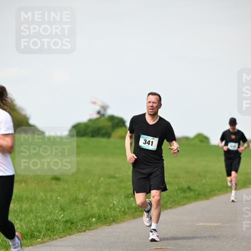 10.05.2026 - 8. Wedeler Halbmarathon Dr. Thomas Lammeyer http://msf.ph/oto/9695496 10.05.2026 11:21:29 Laufen 341 meine-sportfotos.de