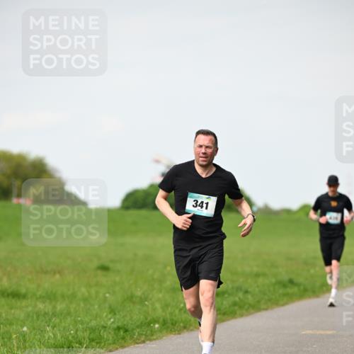 10.05.2026 - 8. Wedeler Halbmarathon Dr. Thomas Lammeyer http://msf.ph/oto/9695506 10.05.2026 11:21:30 Laufen 341 meine-sportfotos.de