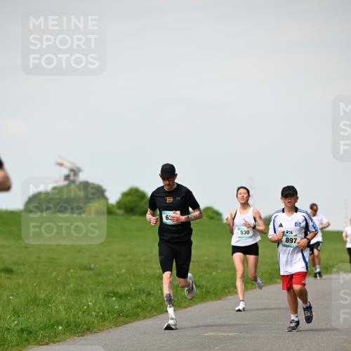 10.05.2026 - 8. Wedeler Halbmarathon Dr. Thomas Lammeyer http://msf.ph/oto/9695521 10.05.2026 11:21:32 Laufen 530, 897 meine-sportfotos.de
