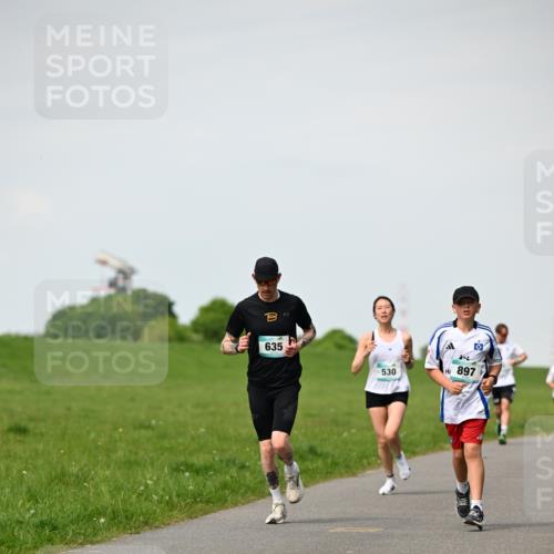 10.05.2026 - 8. Wedeler Halbmarathon Dr. Thomas Lammeyer http://msf.ph/oto/9695523 10.05.2026 11:21:32 Laufen 635, 530, 897 meine-sportfotos.de