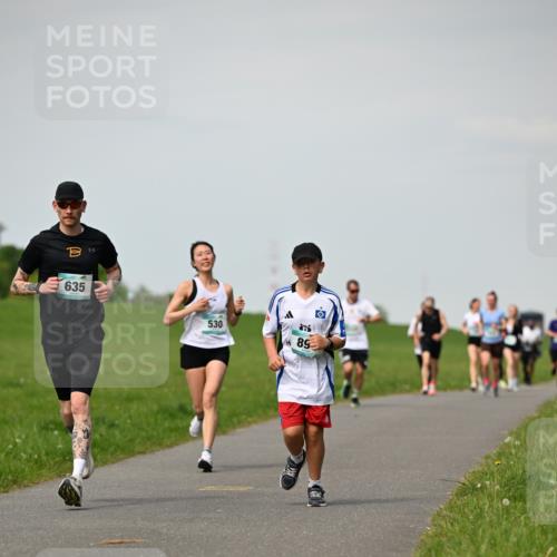 10.05.2026 - 8. Wedeler Halbmarathon Dr. Thomas Lammeyer http://msf.ph/oto/9695531 10.05.2026 11:21:33 Laufen 635, 530 meine-sportfotos.de