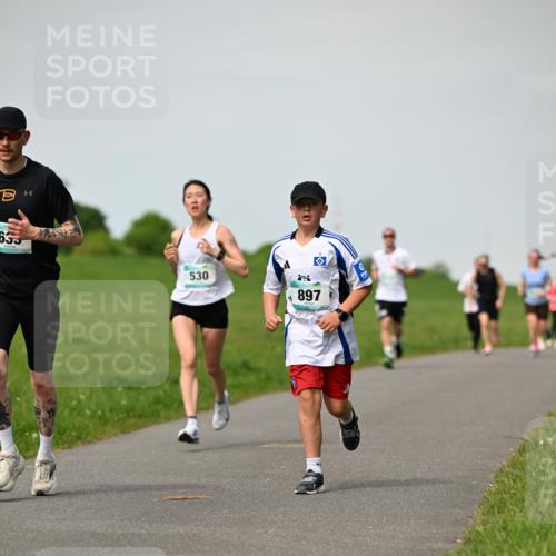 10.05.2026 - 8. Wedeler Halbmarathon Dr. Thomas Lammeyer http://msf.ph/oto/9695546 10.05.2026 11:21:34 Laufen 635, 530, 897 meine-sportfotos.de