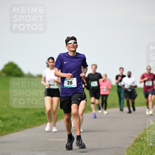 10.05.2026 - 8. Wedeler Halbmarathon Dr. Thomas Lammeyer http://msf.ph/oto/9695640 10.05.2026 11:21:47 Laufen  meine-sportfotos.de