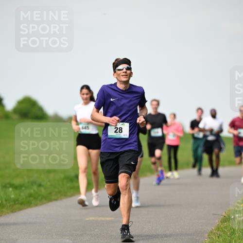 10.05.2026 - 8. Wedeler Halbmarathon Dr. Thomas Lammeyer http://msf.ph/oto/9695642 10.05.2026 11:21:47 Laufen 645 meine-sportfotos.de