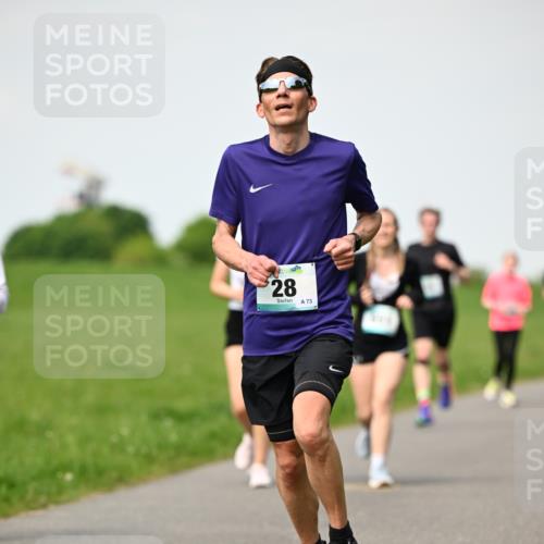 10.05.2026 - 8. Wedeler Halbmarathon Dr. Thomas Lammeyer http://msf.ph/oto/9695664 10.05.2026 11:21:48 Laufen 956 meine-sportfotos.de