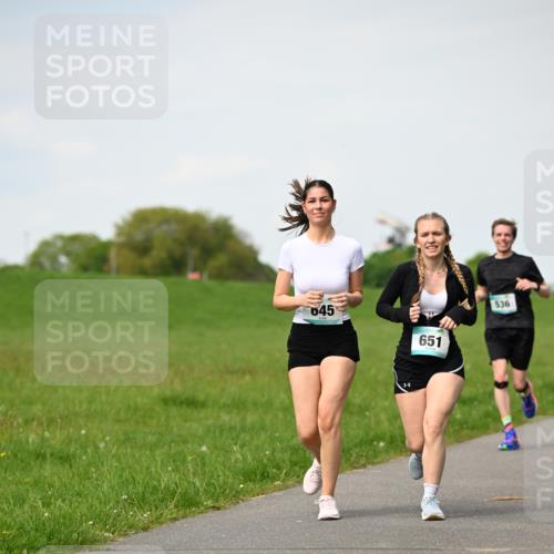 10.05.2026 - 8. Wedeler Halbmarathon Dr. Thomas Lammeyer http://msf.ph/oto/9695699 10.05.2026 11:21:51 Laufen 645, 651, 536 meine-sportfotos.de