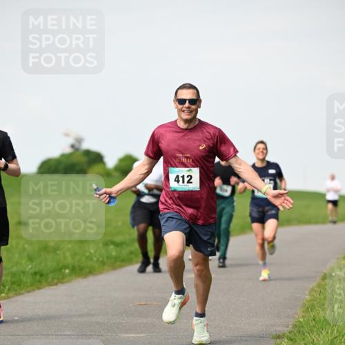 10.05.2026 - 8. Wedeler Halbmarathon Dr. Thomas Lammeyer http://msf.ph/oto/9695726 10.05.2026 11:21:54 Laufen 195, 412 meine-sportfotos.de