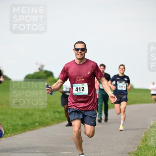 10.05.2026 - 8. Wedeler Halbmarathon Dr. Thomas Lammeyer http://msf.ph/oto/9695730 10.05.2026 11:21:54 Laufen 195, 412, 1011 meine-sportfotos.de