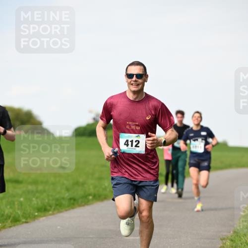 10.05.2026 - 8. Wedeler Halbmarathon Dr. Thomas Lammeyer http://msf.ph/oto/9695736 10.05.2026 11:21:54 Laufen 195, 412 meine-sportfotos.de