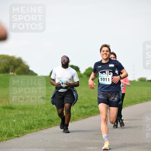 10.05.2026 - 8. Wedeler Halbmarathon Dr. Thomas Lammeyer http://msf.ph/oto/9695751 10.05.2026 11:21:56 Laufen 910, 1011 meine-sportfotos.de