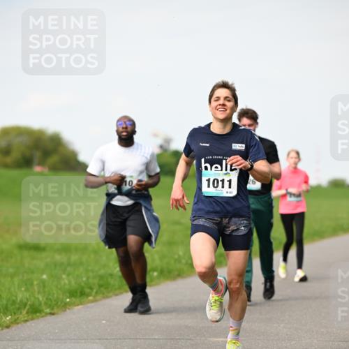 10.05.2026 - 8. Wedeler Halbmarathon Dr. Thomas Lammeyer http://msf.ph/oto/9695757 10.05.2026 11:21:56 Laufen 1011 meine-sportfotos.de