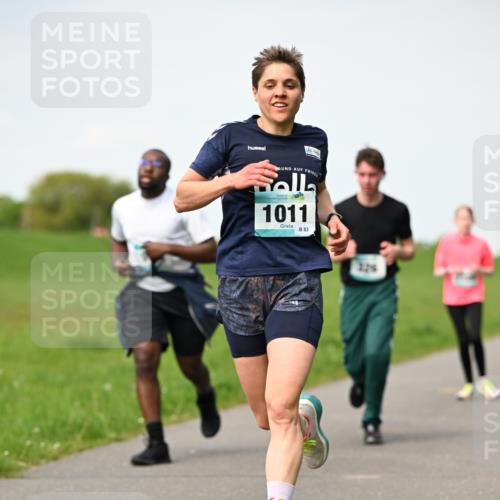 10.05.2026 - 8. Wedeler Halbmarathon Dr. Thomas Lammeyer http://msf.ph/oto/9695763 10.05.2026 11:21:57 Laufen 1011, 329 meine-sportfotos.de
