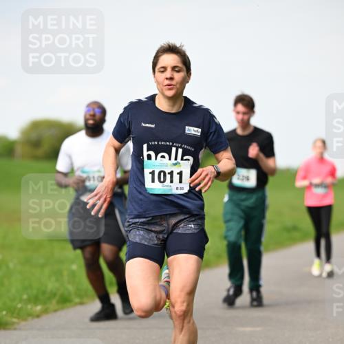 10.05.2026 - 8. Wedeler Halbmarathon Dr. Thomas Lammeyer http://msf.ph/oto/9695764 10.05.2026 11:21:57 Laufen 1011 meine-sportfotos.de
