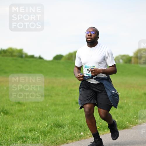 10.05.2026 - 8. Wedeler Halbmarathon Dr. Thomas Lammeyer http://msf.ph/oto/9695769 10.05.2026 11:21:58 Laufen  meine-sportfotos.de