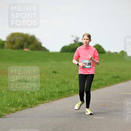 10.05.2026 - 8. Wedeler Halbmarathon Dr. Thomas Lammeyer http://msf.ph/oto/9695773 10.05.2026 11:22:00 Laufen 128 meine-sportfotos.de