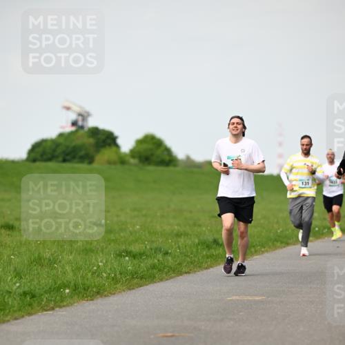 10.05.2026 - 8. Wedeler Halbmarathon Dr. Thomas Lammeyer http://msf.ph/oto/9695795 10.05.2026 11:22:06 Laufen 131 meine-sportfotos.de