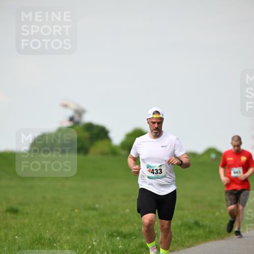 10.05.2026 - 8. Wedeler Halbmarathon Dr. Thomas Lammeyer http://msf.ph/oto/9695833 10.05.2026 11:22:13 Laufen 433 meine-sportfotos.de