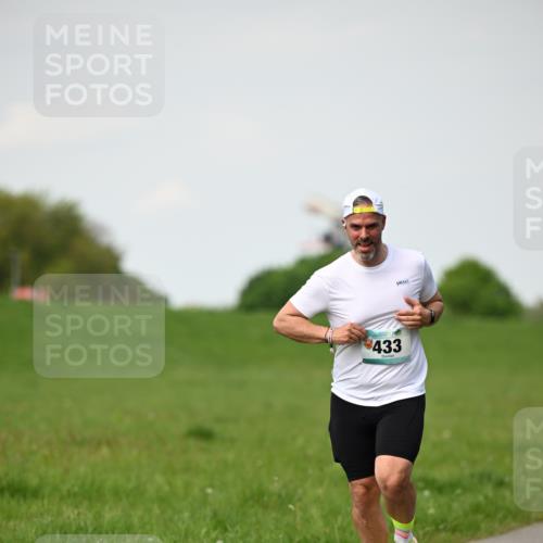 10.05.2026 - 8. Wedeler Halbmarathon Dr. Thomas Lammeyer http://msf.ph/oto/9695841 10.05.2026 11:22:14 Laufen 433 meine-sportfotos.de