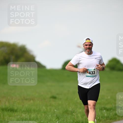 10.05.2026 - 8. Wedeler Halbmarathon Dr. Thomas Lammeyer http://msf.ph/oto/9695842 10.05.2026 11:22:14 Laufen 433 meine-sportfotos.de