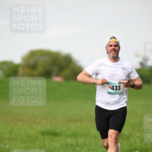 10.05.2026 - 8. Wedeler Halbmarathon Dr. Thomas Lammeyer http://msf.ph/oto/9695848 10.05.2026 11:22:15 Laufen 433 meine-sportfotos.de