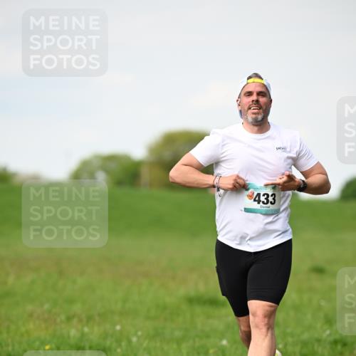 10.05.2026 - 8. Wedeler Halbmarathon Dr. Thomas Lammeyer http://msf.ph/oto/9695853 10.05.2026 11:22:16 Laufen 433 meine-sportfotos.de