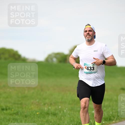 10.05.2026 - 8. Wedeler Halbmarathon Dr. Thomas Lammeyer http://msf.ph/oto/9695855 10.05.2026 11:22:16 Laufen 433 meine-sportfotos.de