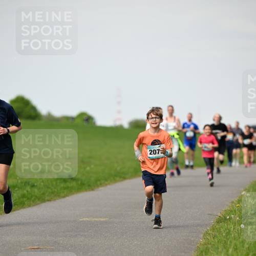 10.05.2026 - 8. Wedeler Halbmarathon Dr. Thomas Lammeyer http://msf.ph/oto/9695883 10.05.2026 11:22:25 Laufen 207 meine-sportfotos.de