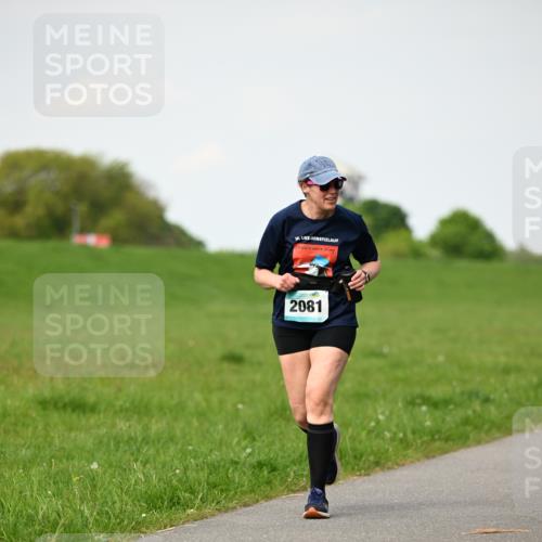 10.05.2026 - 8. Wedeler Halbmarathon Dr. Thomas Lammeyer http://msf.ph/oto/9695889 10.05.2026 11:22:27 Laufen 2081 meine-sportfotos.de