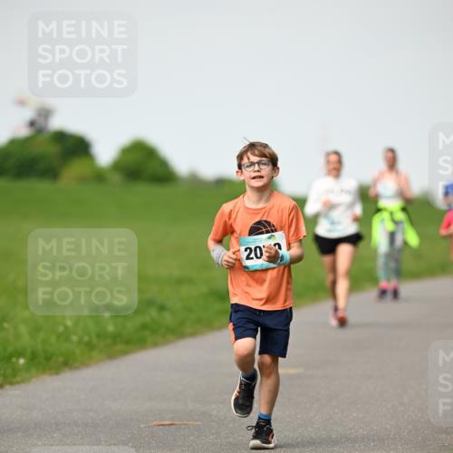 10.05.2026 - 8. Wedeler Halbmarathon Dr. Thomas Lammeyer http://msf.ph/oto/9695892 10.05.2026 11:22:27 Laufen  meine-sportfotos.de
