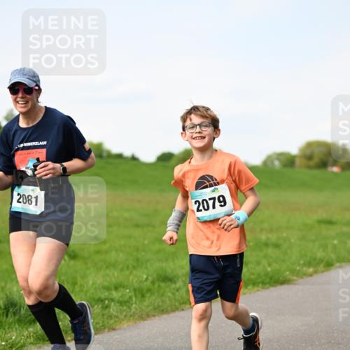 10.05.2026 - 8. Wedeler Halbmarathon Dr. Thomas Lammeyer http://msf.ph/oto/9695919 10.05.2026 11:22:31 Laufen 2081, 2079 meine-sportfotos.de