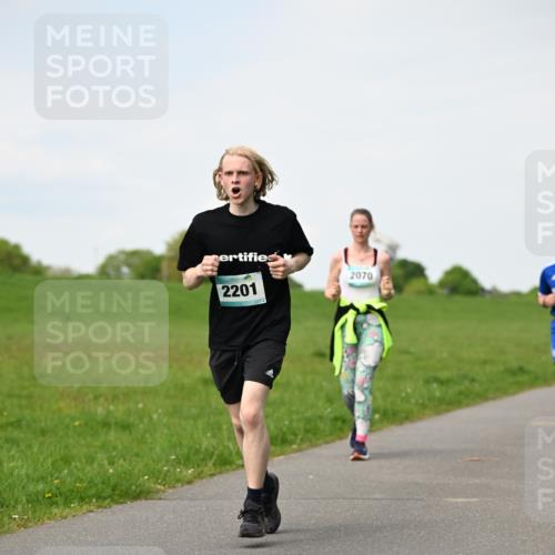 10.05.2026 - 8. Wedeler Halbmarathon Dr. Thomas Lammeyer http://msf.ph/oto/9695953 10.05.2026 11:22:37 Laufen 2201, 2070 meine-sportfotos.de