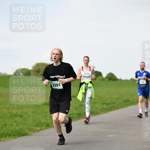 10.05.2026 - 8. Wedeler Halbmarathon Dr. Thomas Lammeyer http://msf.ph/oto/9695954 10.05.2026 11:22:37 Laufen 2201, 2070 meine-sportfotos.de