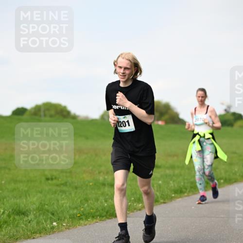 10.05.2026 - 8. Wedeler Halbmarathon Dr. Thomas Lammeyer http://msf.ph/oto/9695957 10.05.2026 11:22:38 Laufen 2201, 2070 meine-sportfotos.de