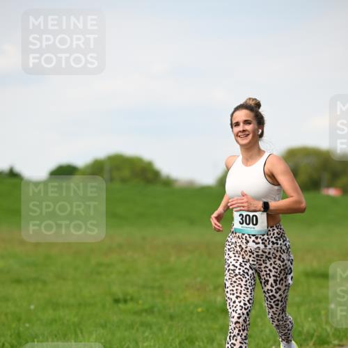10.05.2026 - 8. Wedeler Halbmarathon Dr. Thomas Lammeyer http://msf.ph/oto/9695981 10.05.2026 11:22:48 Laufen 300 meine-sportfotos.de